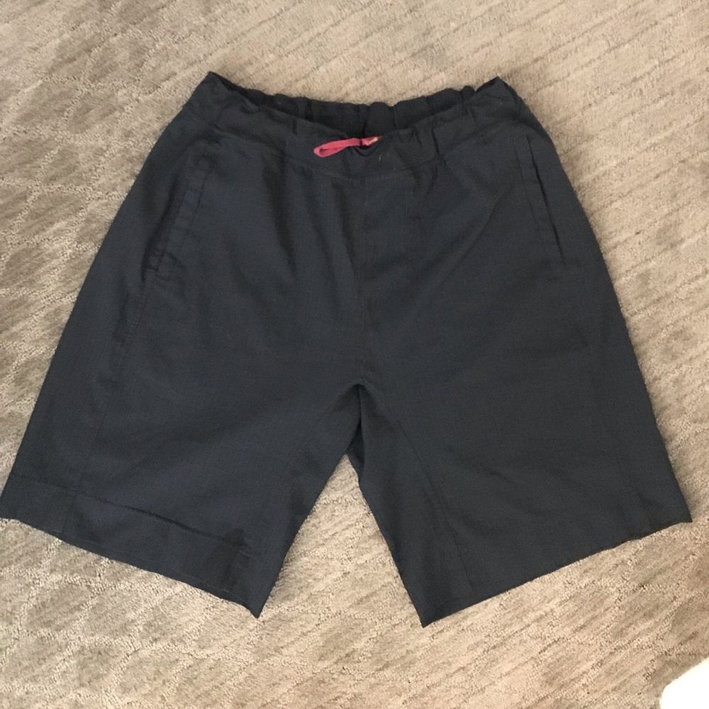 Lululemon Men’s shorts - black